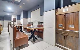 Super Townhouse Oak De Alphabet Hotel Bolarum